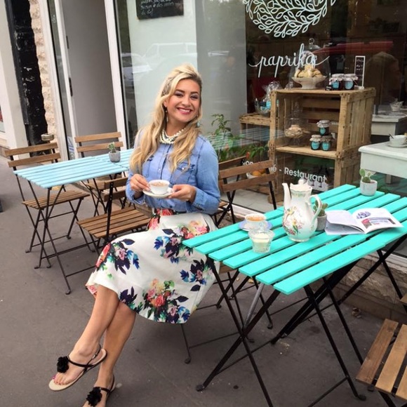 ❤️SOLD❤️Floral 2 Piece Outfit Twirl Skirt Crop - Picture 2 of 8